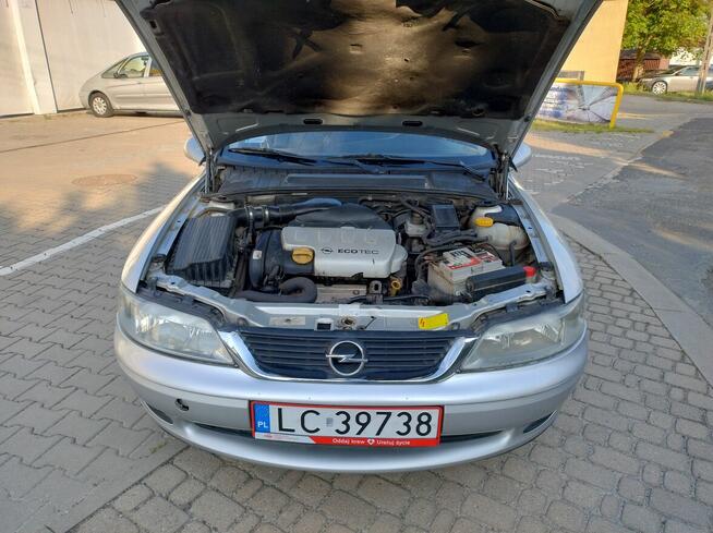 OPEL Vectra B. Hatchback 1.8 Benzyna