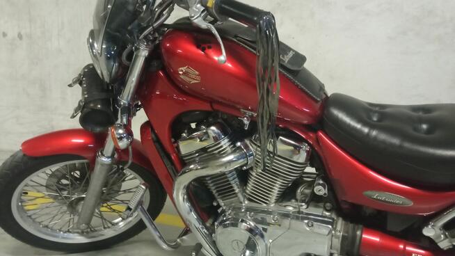 Suzuki Intruder vs 600