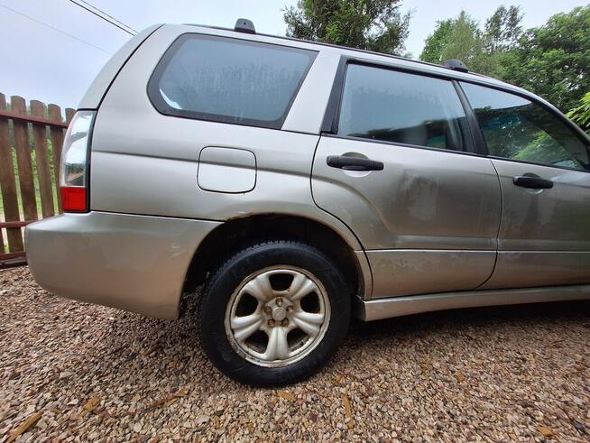 Subaru forster 2006, automat, na chodzie lekko uszkodzony