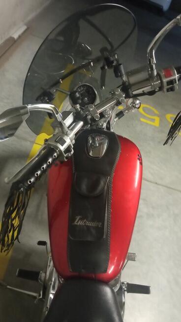 Suzuki Intruder vs 600