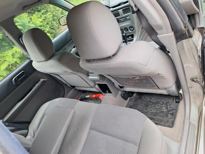 Subaru forster 2006, automat, na chodzie lekko uszkodzony