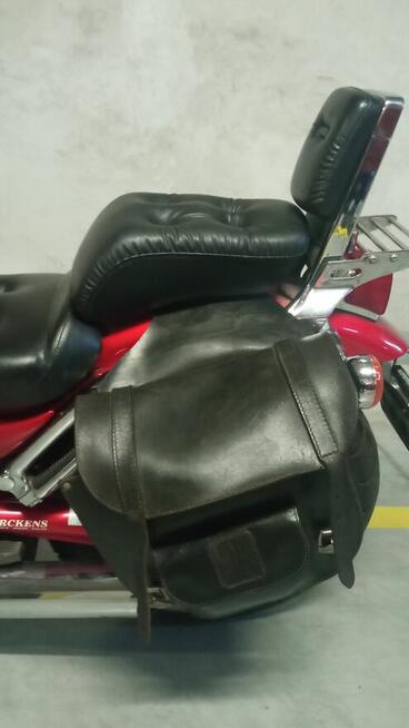 Suzuki Intruder vs 600