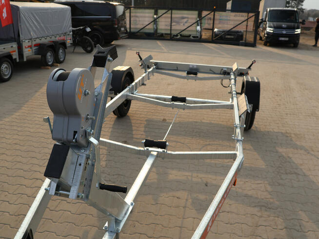 Przyczepa do łodzi TEMARED BOAT B13/076/21 V z LED