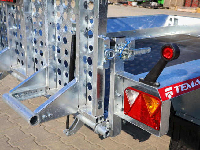 TEMARED BUILDER 2615/2 2,7T laweta do maszyn