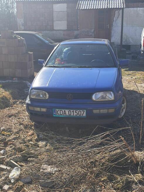 Syndyk sprzeda samochód Volkswagen Golf