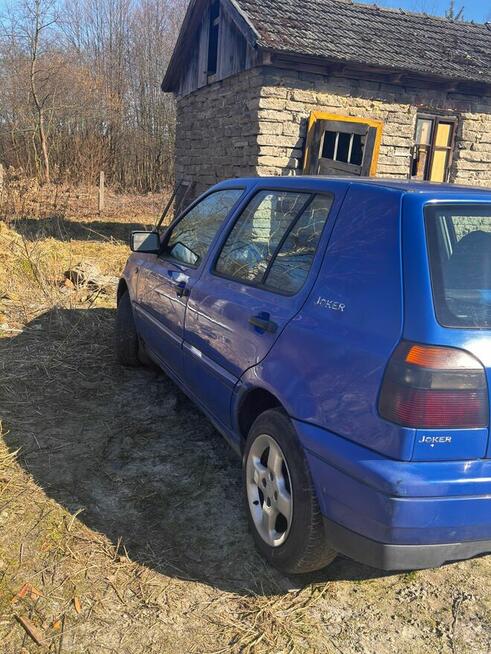 Syndyk sprzeda samochód Volkswagen Golf