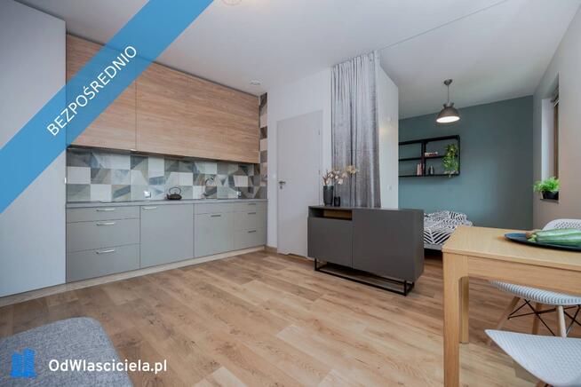 Sofa i łóżko w mieszkaniu z widokami na zieleń. Bezczynszowe. Od lipca.