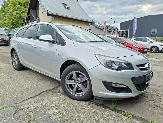 Opel Astra Klimatronic 2-stref, Podgrz. fotele + kierownica, PDC2x, 2 kpl. kół