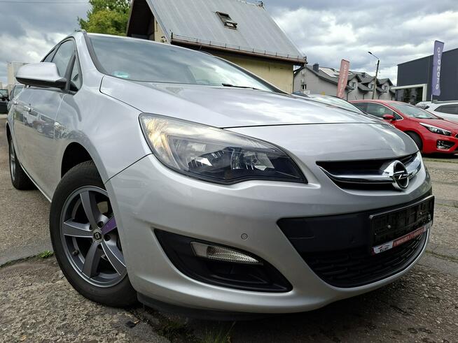 Opel Astra Klimatronic 2-stref, Podgrz. fotele + kierownica, PDC2x, 2 kpl. kół