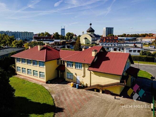 Działający obiekt pod oświatę, biura, usługi