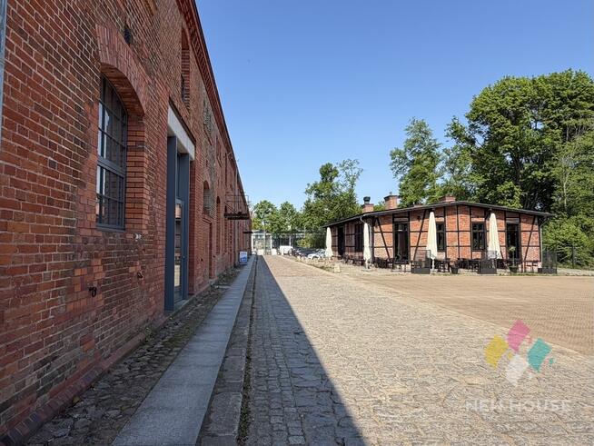 Koszary, 178 m2, parking, 1 piętro, nowoczesne.