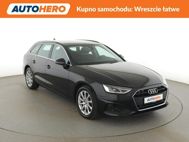 Audi A4 S-tronic niski przebieg mHEV 163KM navi grzane fotele PDC serwisy