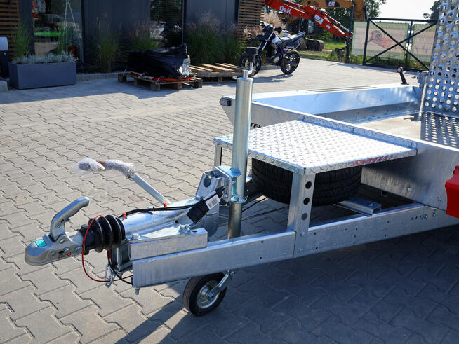 TEMARED BUILDER 2615/2 2,7T laweta do maszyn