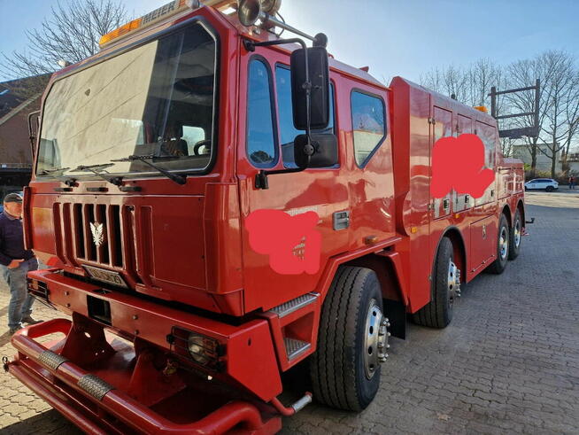 Holownik 8x4 Iveco Astra