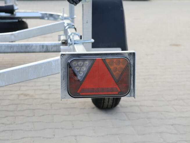 Przyczepa pod skuter wodny TEMARED JET z oświetleniem LED