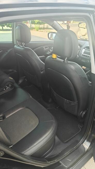 Hyundai ix35 1.7 diesel blue driver