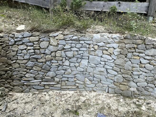 Sodowanie i piaskowanie elewacji — cegła, kamień, drewno