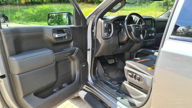 Samochód osobowy GMC Sierra 1500