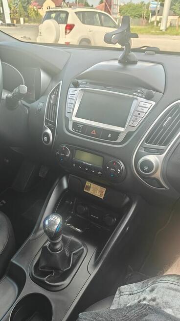 Hyundai ix35 1.7 diesel blue driver