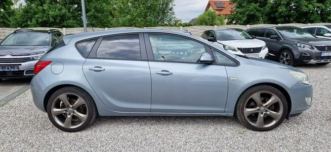 Opel Astra Jeden Właściciel Zarejestrowany 1.7 Cdti