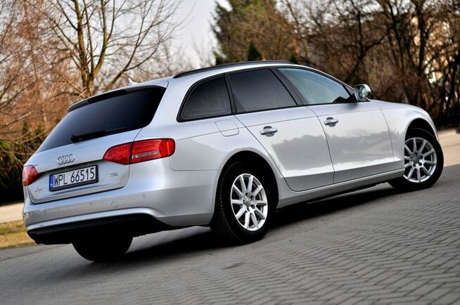 Audi A4 2.0TDI Lift Klimatronik Navi Alufelgi Parktronik
