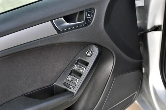 Audi A4 2.0TDI Lift Klimatronik Navi Alufelgi Parktronik