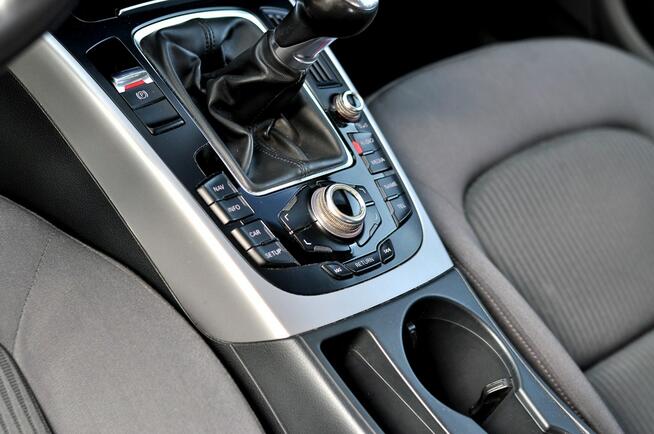 Audi A4 2.0TDI Lift Klimatronik Navi Alufelgi Parktronik
