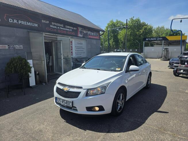 Chevrolet Cruze 1.8 Benzyna 141 KM, Klimatyzacja, Alufelgi, Grzane Fotele, Nawigacja