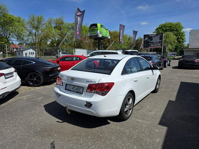 Chevrolet Cruze 1.8 Benzyna 141 KM, Klimatyzacja, Alufelgi, Grzane Fotele, Nawigacja