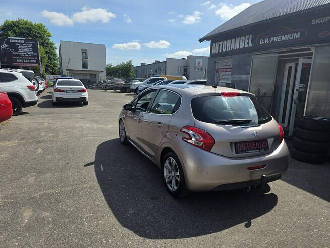 Peugeot 208 1.6 Benzyna 120 KM, Klima, LED, Panorama, Alufelgi, Nawigacja