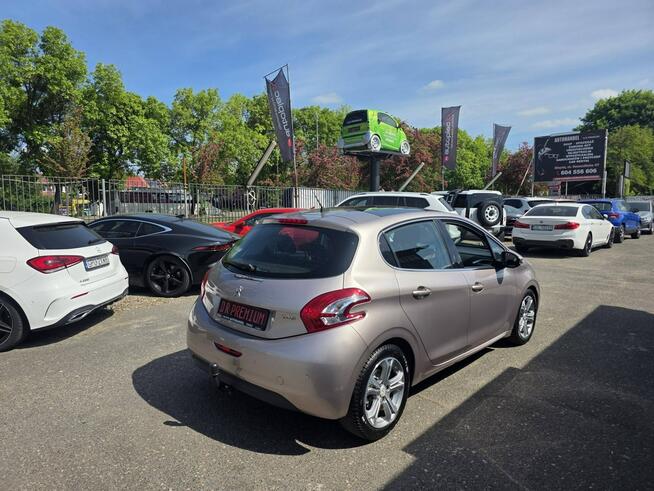 Peugeot 208 1.6 Benzyna 120 KM, Klima, LED, Panorama, Alufelgi, Nawigacja