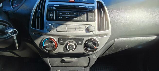 Hyundai i20 Lift, super stan.