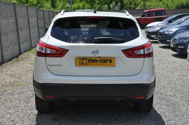 Nissan Qashqai 1.6T 160KM Tekna LED Kamera 360 Navi Panorama Asystenci Czujniki