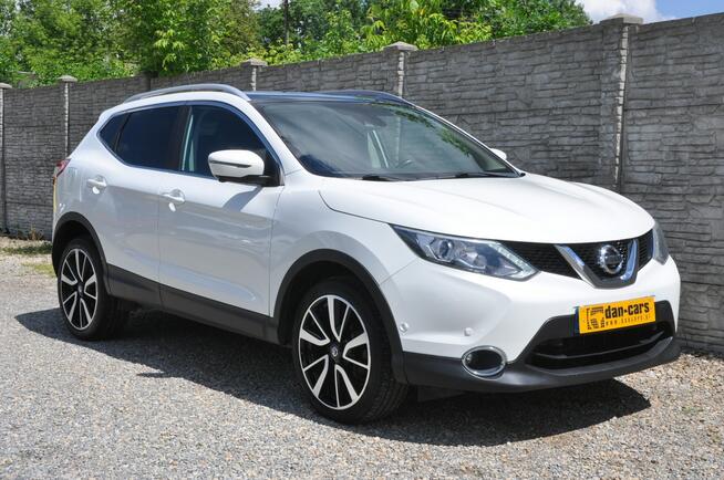 Nissan Qashqai 1.6T 160KM Tekna LED Kamera 360 Navi Panorama Asystenci Czujniki