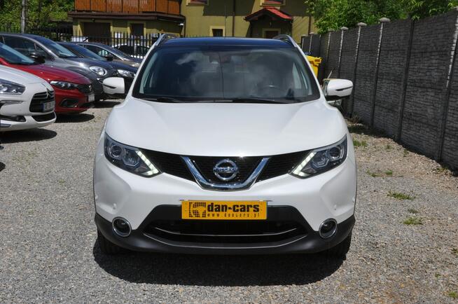 Nissan Qashqai 1.6T 160KM Tekna LED Kamera 360 Navi Panorama Asystenci Czujniki