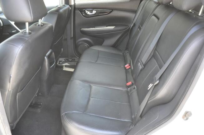 Nissan Qashqai 1.6T 160KM Tekna LED Kamera 360 Navi Panorama Asystenci Czujniki