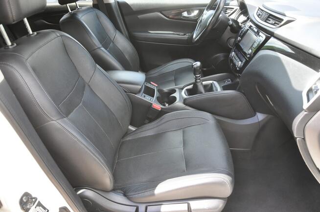 Nissan Qashqai 1.6T 160KM Tekna LED Kamera 360 Navi Panorama Asystenci Czujniki