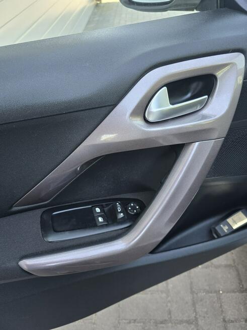 Peugeot 2008 1,2Turbo Benz. Panorama Dach.Navigacja.Ledy.Klimatronic .Temp.