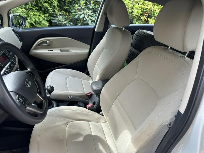Kia Rio Polski salon, 2 kpl. opon nowych, klimatyzacja, znikomy przebieg, ESP