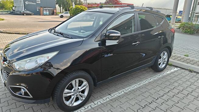 Hyundai ix35 1.7 diesel blue driver