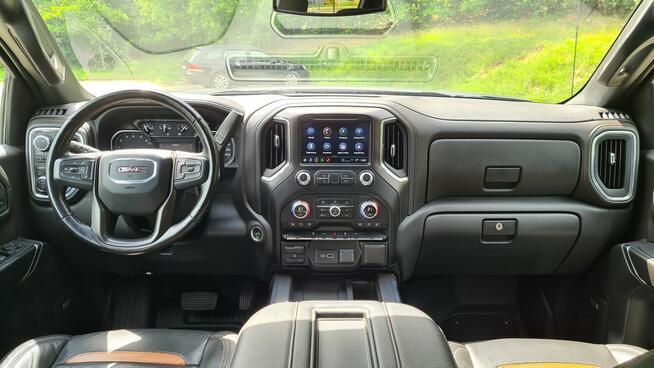 Samochód osobowy GMC Sierra 1500