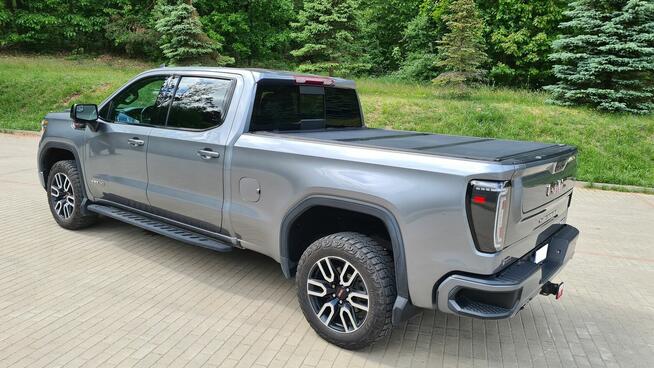 Samochód osobowy GMC Sierra 1500