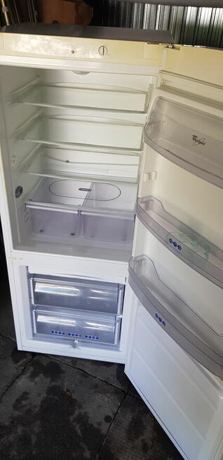 Lodowka Whirlpool 147cm. Transport
