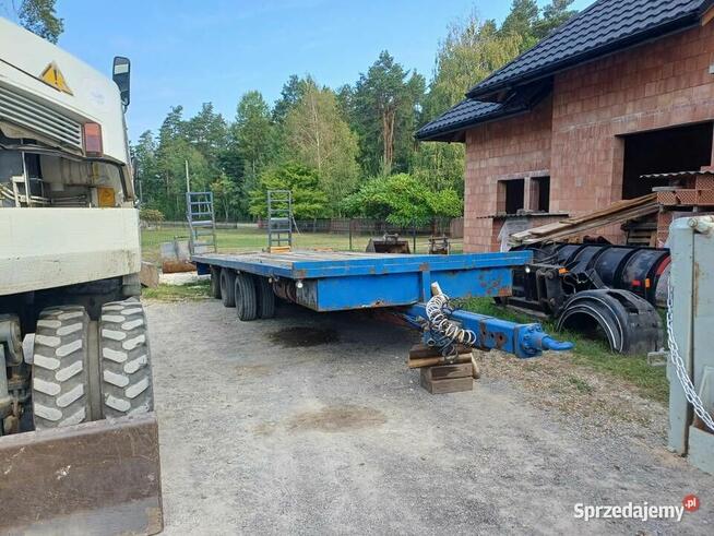 Tridem Trailor przyczepa niskopodwoziowa z najazdami hydr.