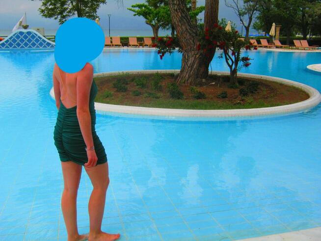 Sukienka bez plecow, z lancuszkami z tylu, M 25 zl