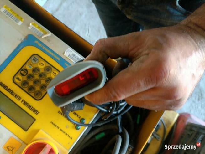 Zgrzewarka elektrooporowa novatech z czytnikiem kodu