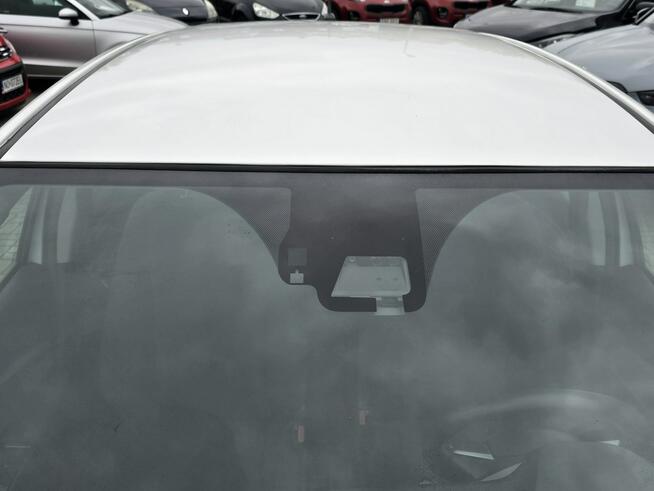 Toyota Yaris Ostrzeganie przed kolizji, kontrola pasa ruchu,nowe opony