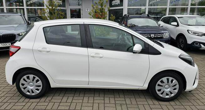 Toyota Yaris Ostrzeganie przed kolizji, kontrola pasa ruchu,nowe opony