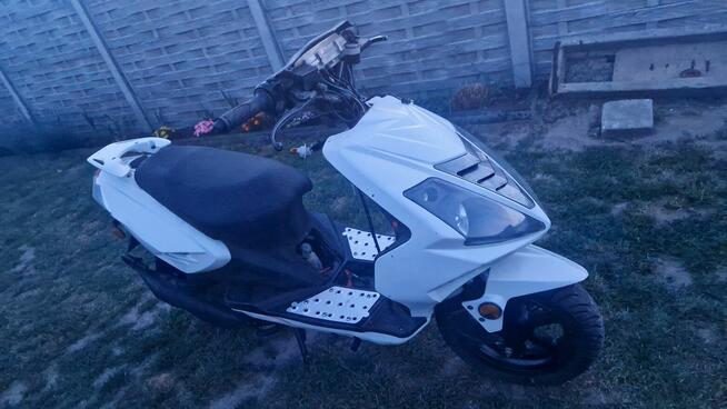 Sprzedam skuter 50cc 2t bez papierów