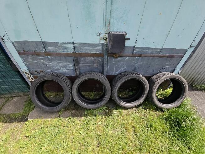 Opony zimowe Goodyear UltraGrip 225/55 R17 Laufenn 225/45